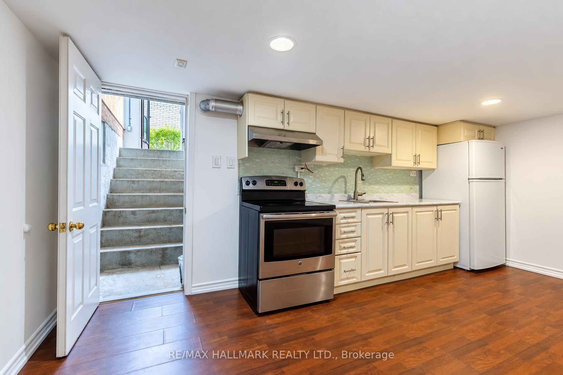 Photo 33 of 14 Saunders Road, Scarborough, Guildwood — HOMEH