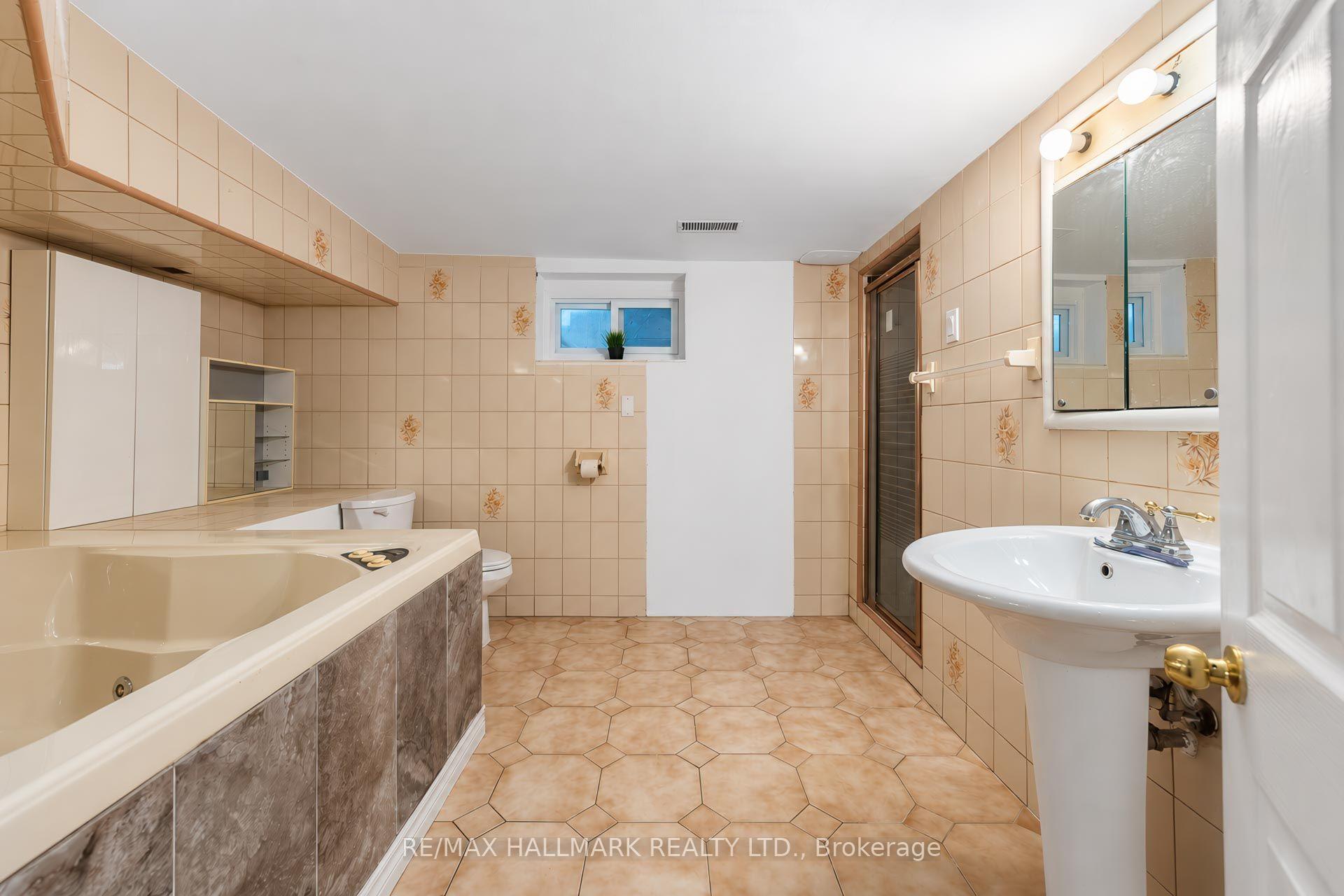 Photo 35 of 14 Saunders Road, Scarborough, Guildwood — HOMEH