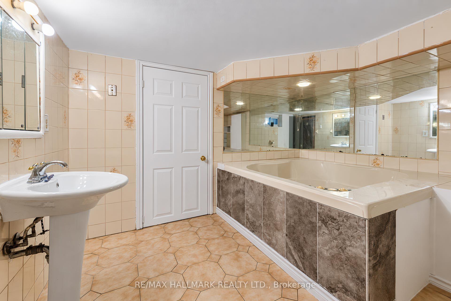 Photo 36 of 14 Saunders Road, Scarborough, Guildwood — HOMEH