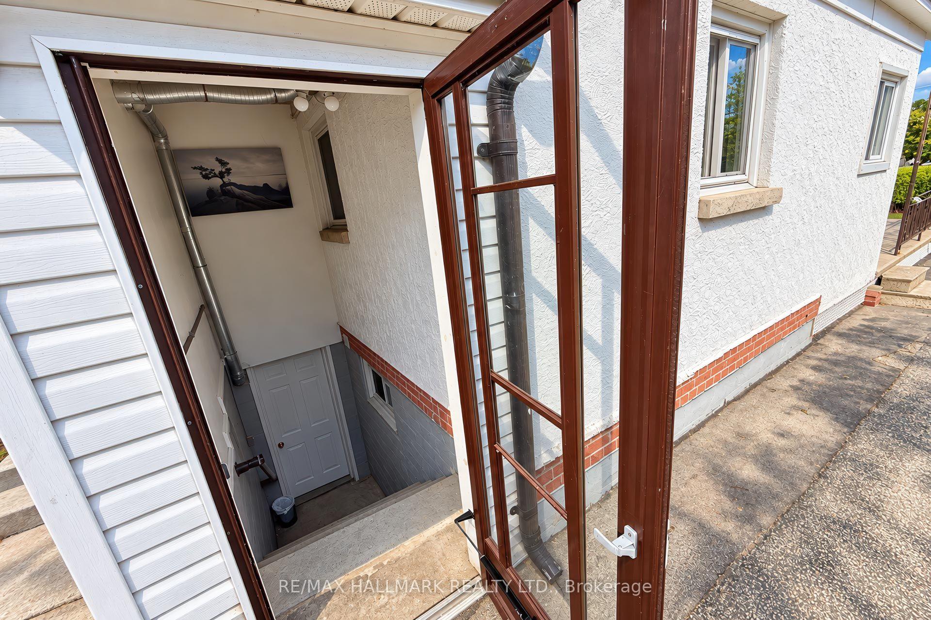 Photo 38 of 14 Saunders Road, Scarborough, Guildwood — HOMEH