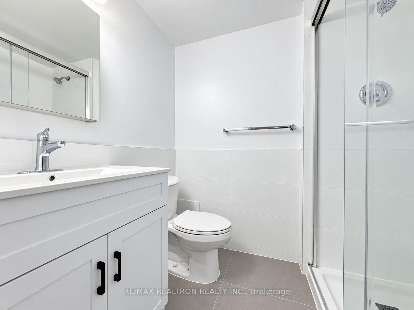 Photo 6 of Unit 202, 10 Shallmar Boulevard, Toronto, Forest Hill North — HOMEH