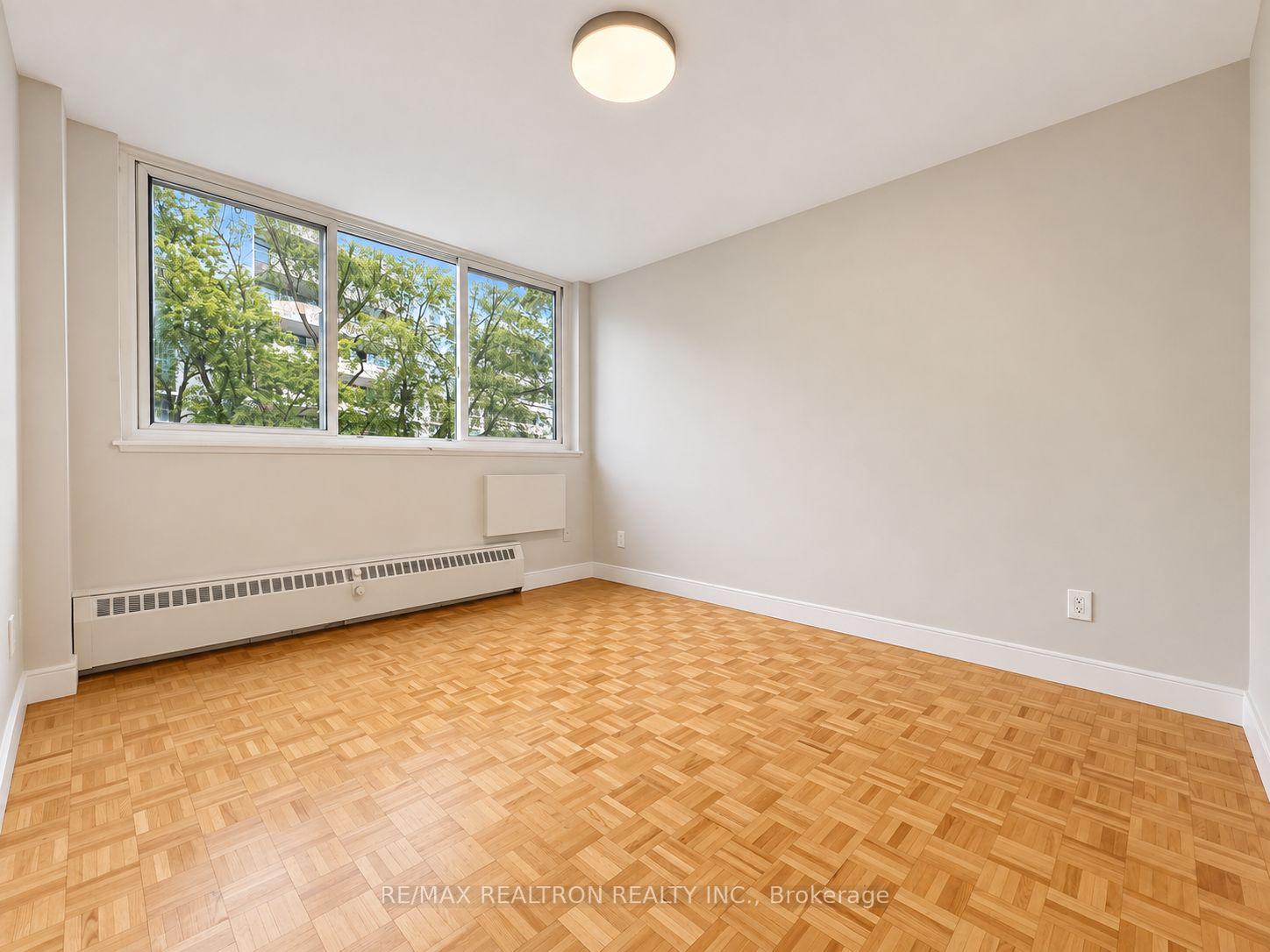 Photo 8 of Unit 202, 10 Shallmar Boulevard, Toronto, Forest Hill North — HOMEH