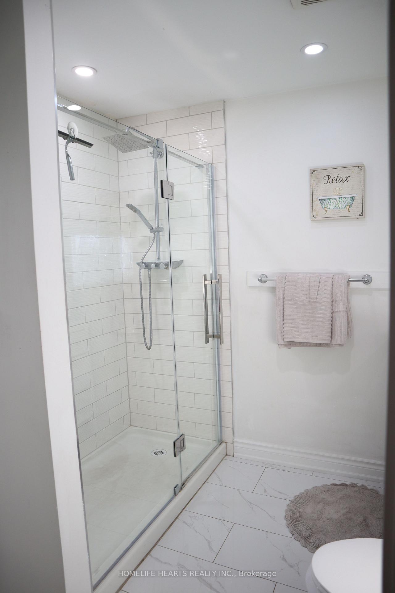 Photo 7 of 490 Beach Boulevard, Hamilton, Hamilton Beach — HOMEH