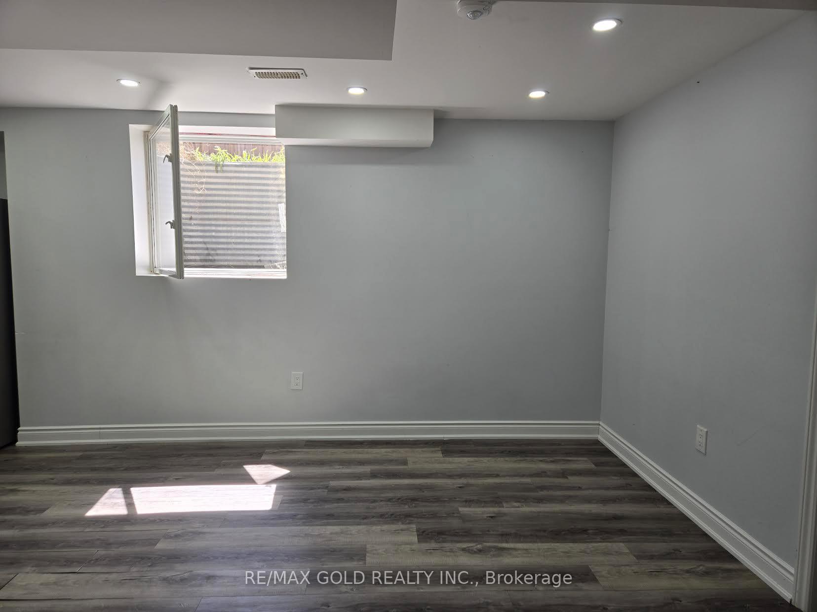 Photo 5 of Unit basement, 75 Executive Court, Brampton, Sandringham-Wellington — HOMEH