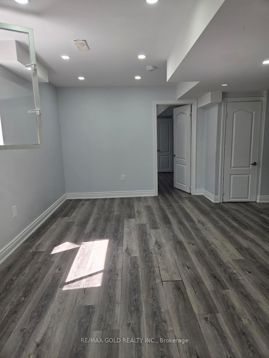 Photo 6 of Unit basement, 75 Executive Court, Brampton, Sandringham-Wellington — HOMEH