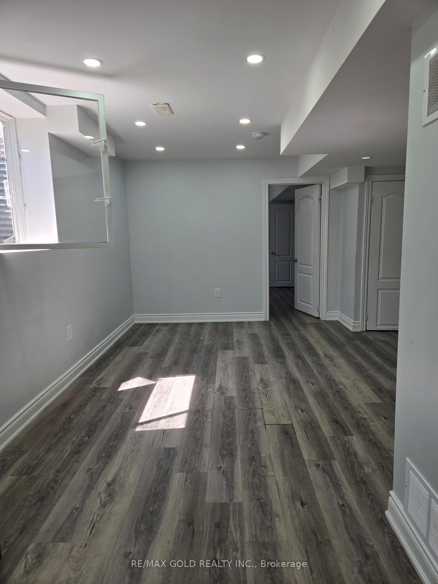 Photo 7 of Unit basement, 75 Executive Court, Brampton, Sandringham-Wellington — HOMEH