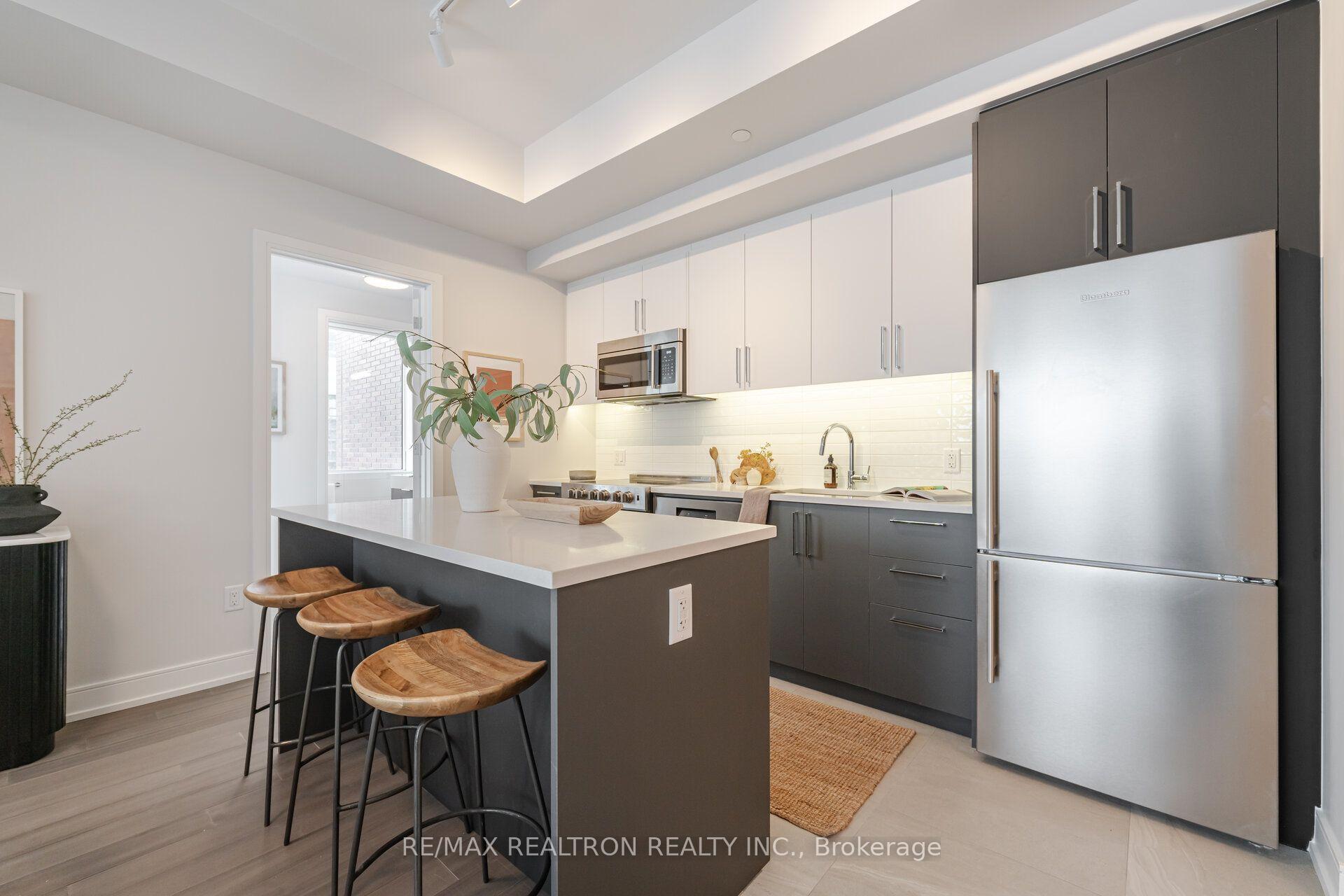 Photo 6 of Unit 606, 664 Spadina Avenue, Toronto, University — HOMEH