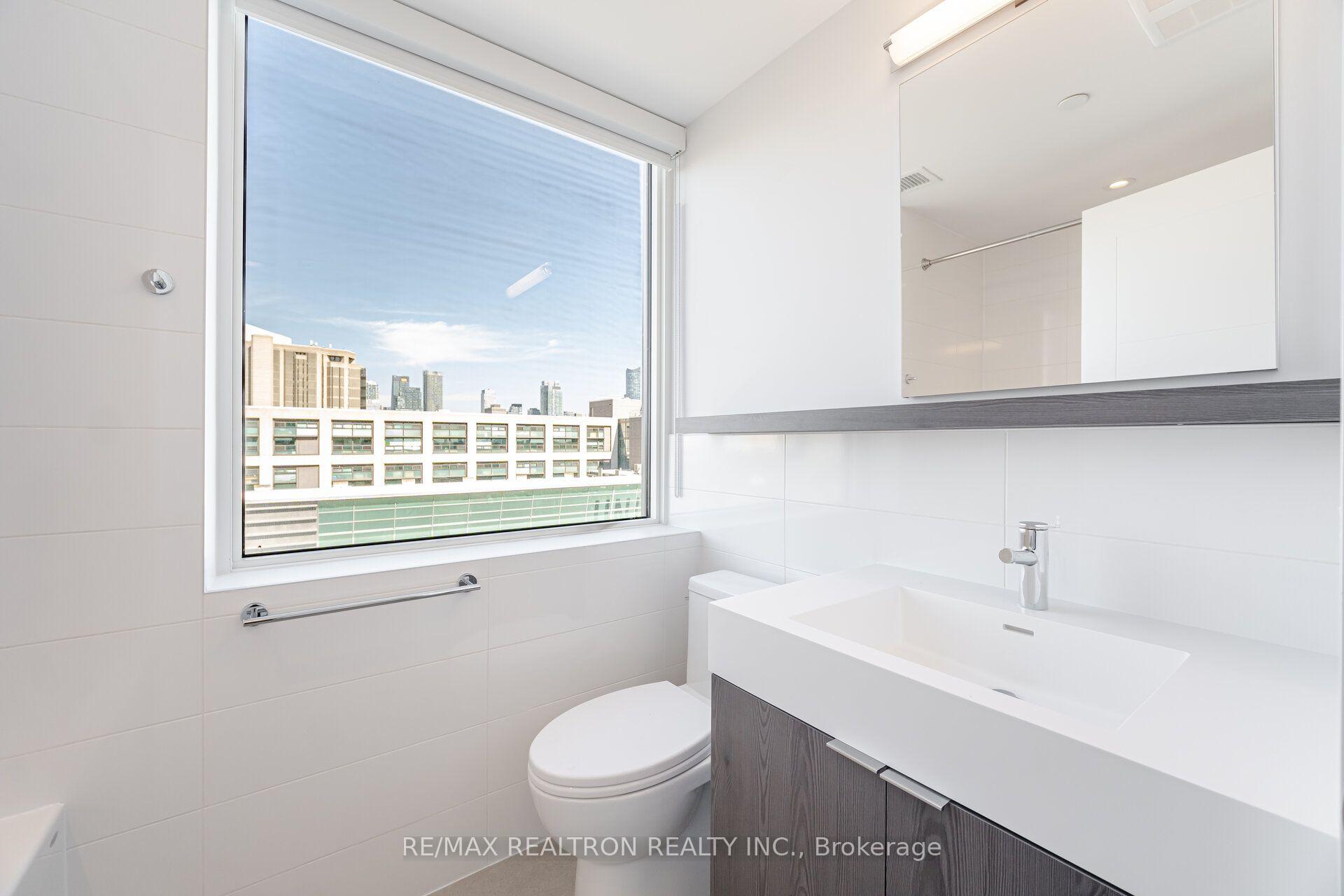 Photo 11 of Unit 606, 664 Spadina Avenue, Toronto, University — HOMEH