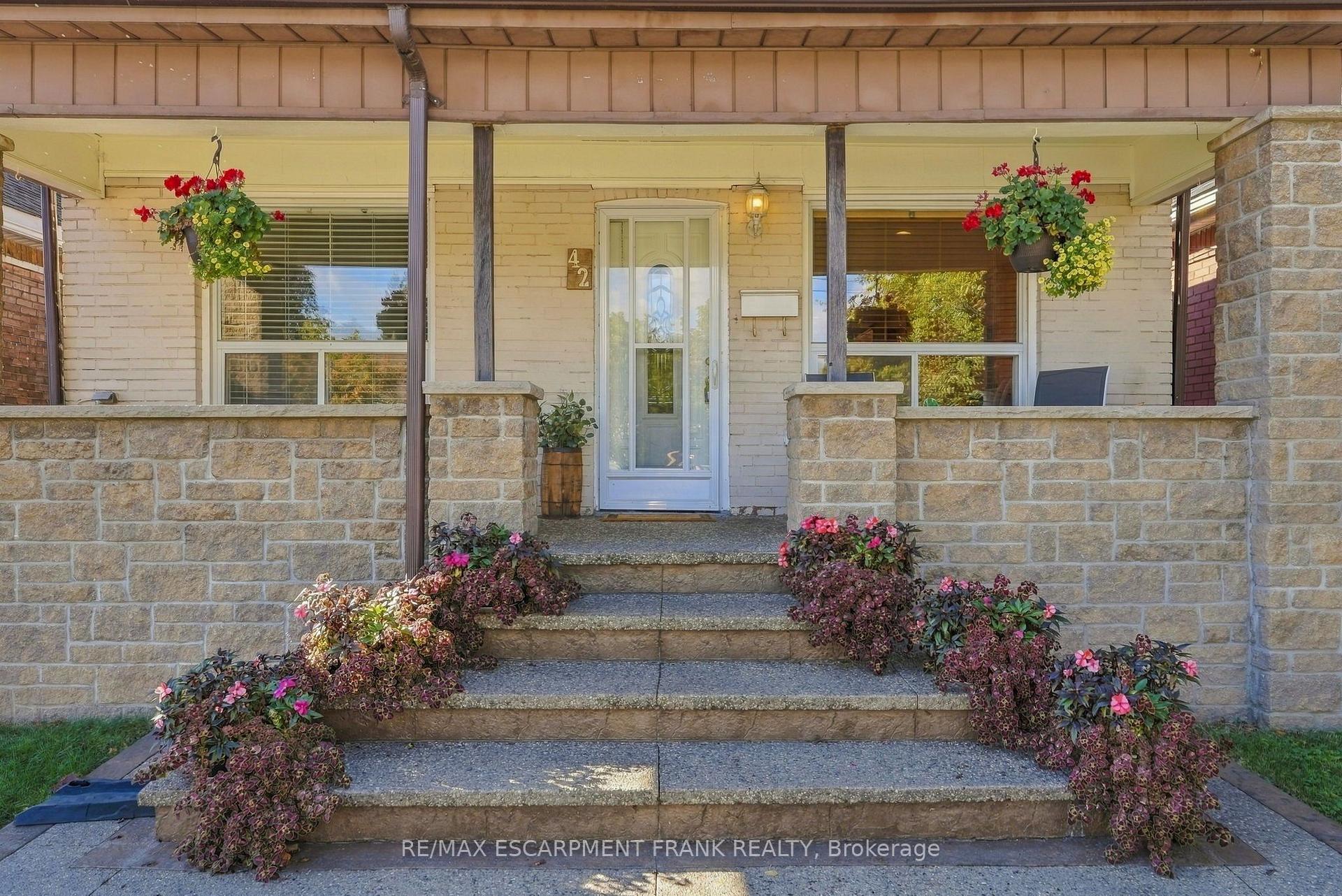 Photo 4 of 42 Dalhousie Avenue, Hamilton, Crown Point — HOMEH