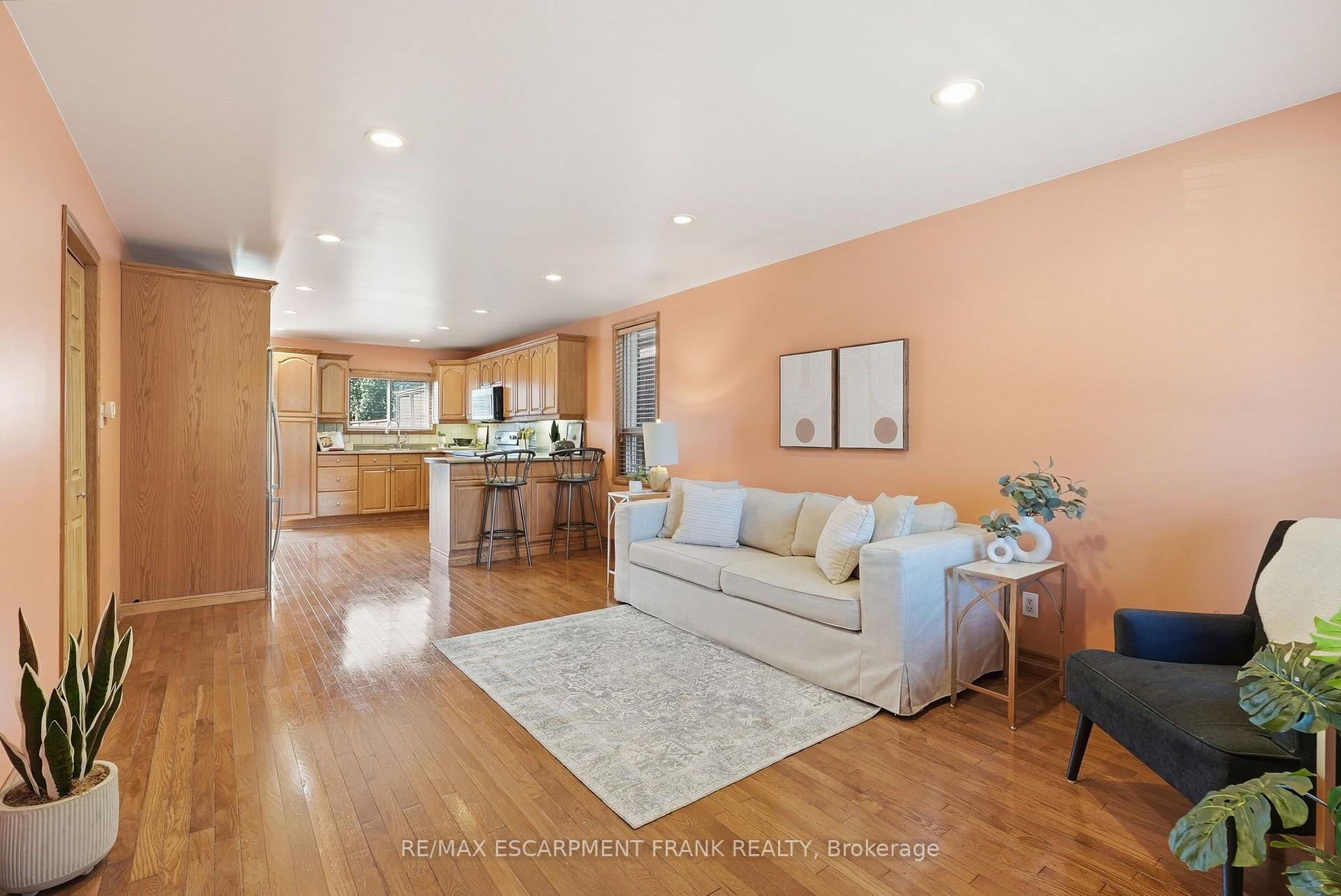 Photo 7 of 42 Dalhousie Avenue, Hamilton, Crown Point — HOMEH