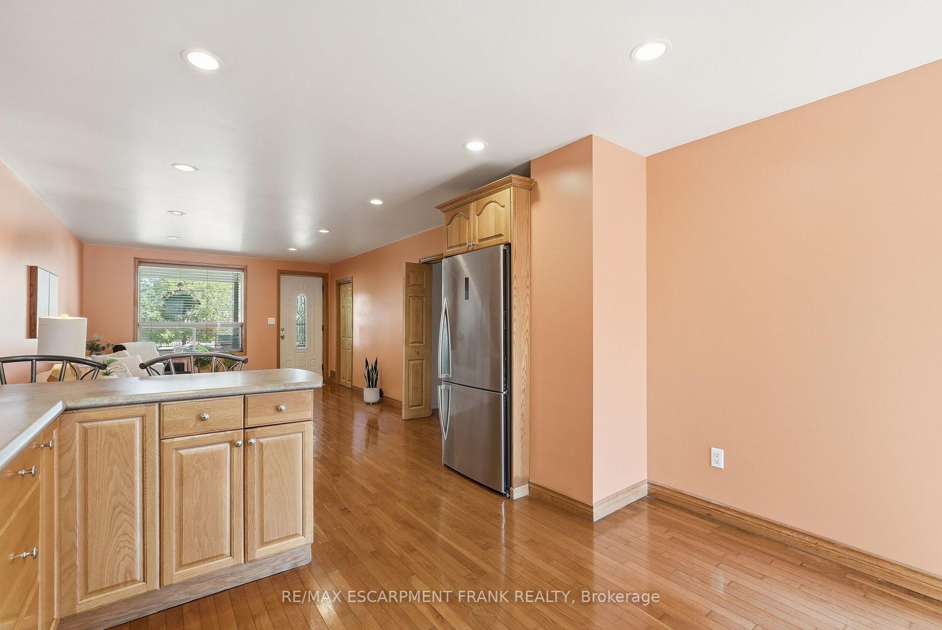 Photo 18 of 42 Dalhousie Avenue, Hamilton, Crown Point — HOMEH