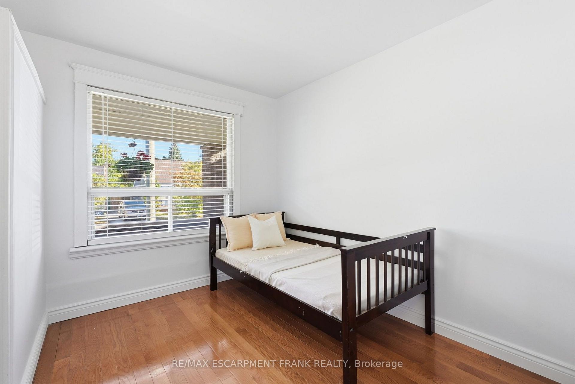 Photo 19 of 42 Dalhousie Avenue, Hamilton, Crown Point — HOMEH