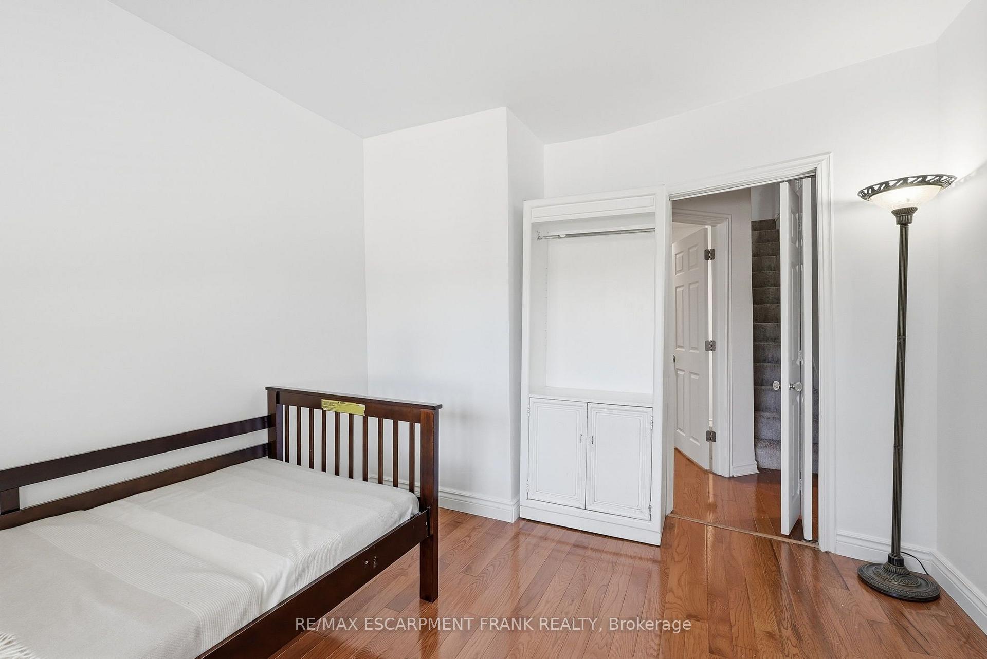 Photo 20 of 42 Dalhousie Avenue, Hamilton, Crown Point — HOMEH