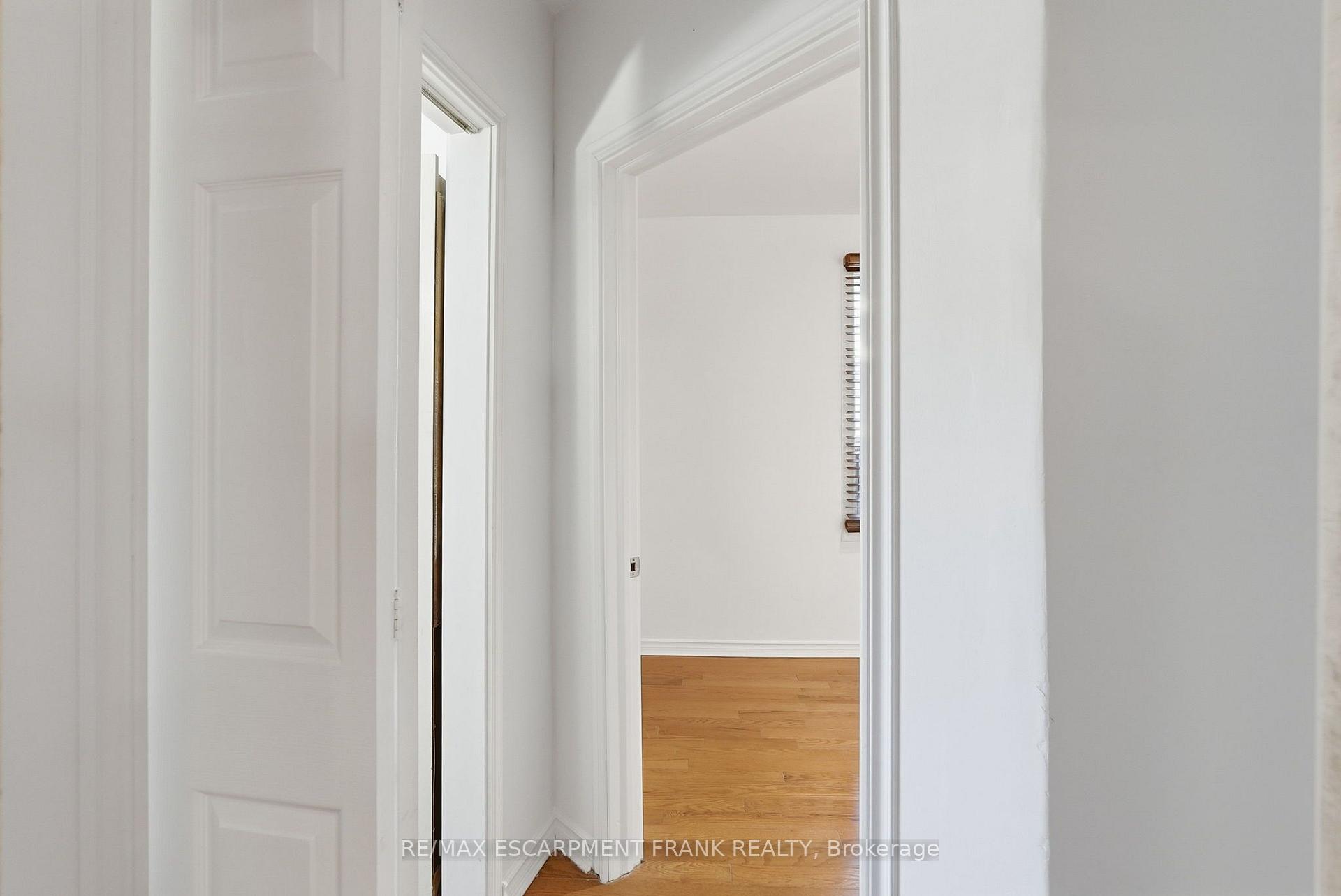 Photo 22 of 42 Dalhousie Avenue, Hamilton, Crown Point — HOMEH
