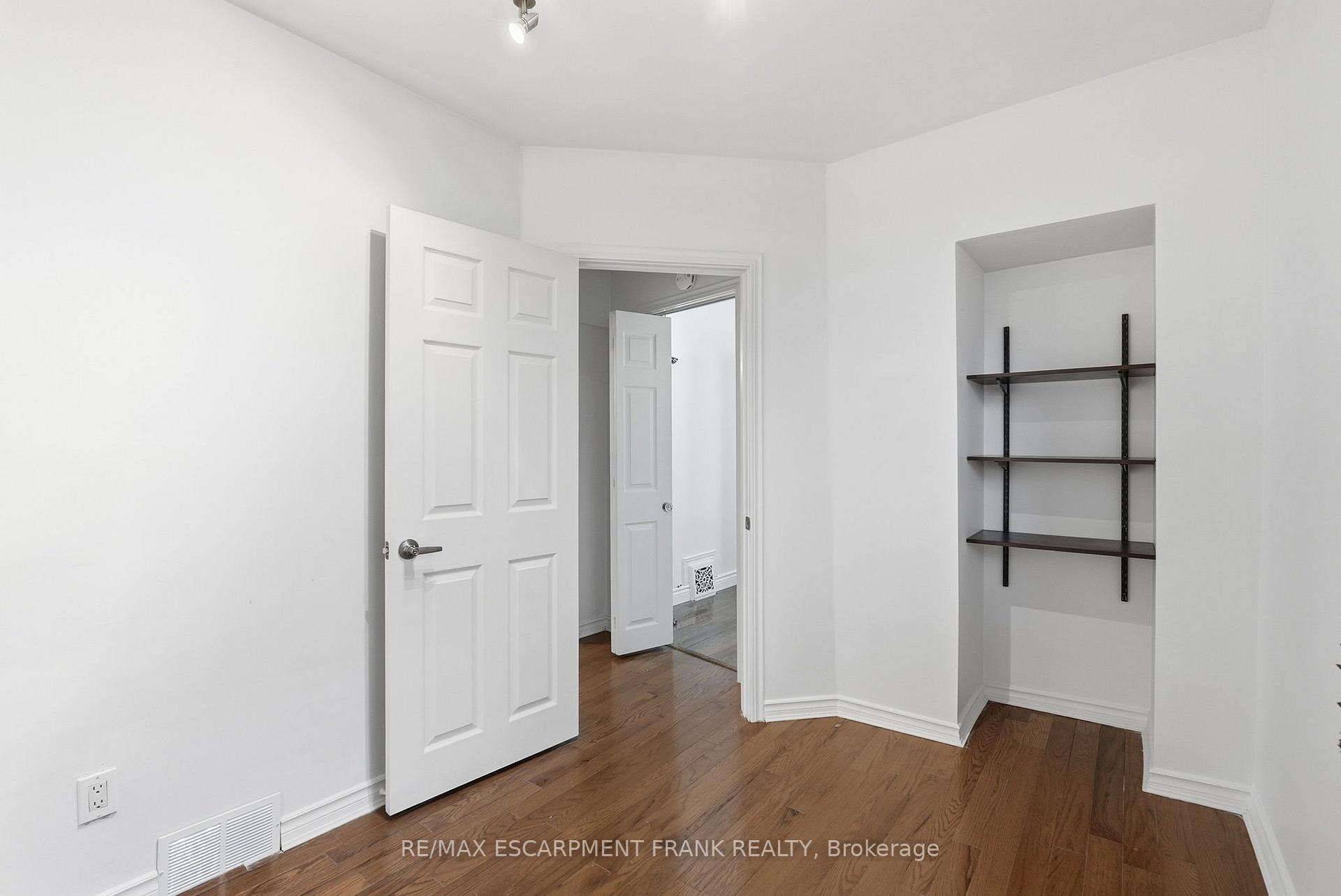 Photo 24 of 42 Dalhousie Avenue, Hamilton, Crown Point — HOMEH