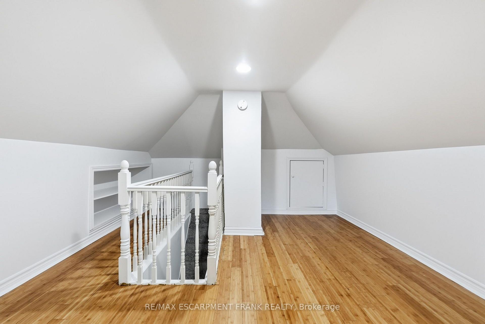 Photo 28 of 42 Dalhousie Avenue, Hamilton, Crown Point — HOMEH
