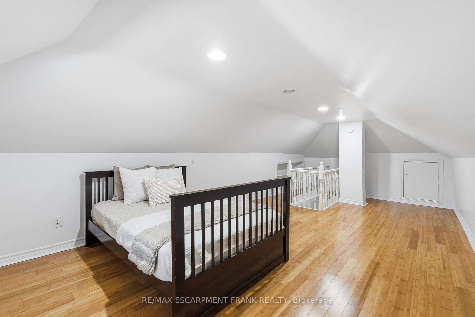 Photo 29 of 42 Dalhousie Avenue, Hamilton, Crown Point — HOMEH