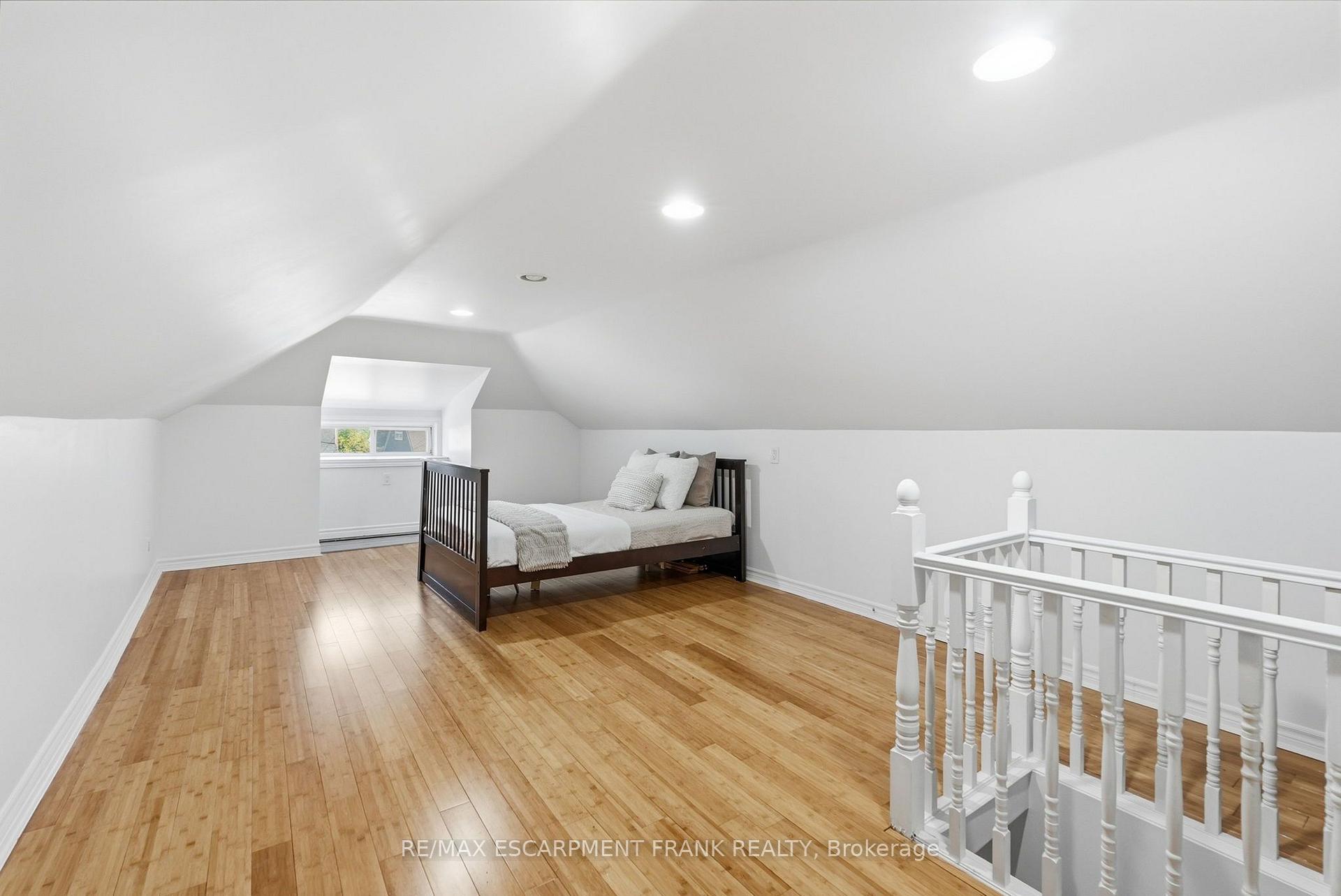 Photo 30 of 42 Dalhousie Avenue, Hamilton, Crown Point — HOMEH