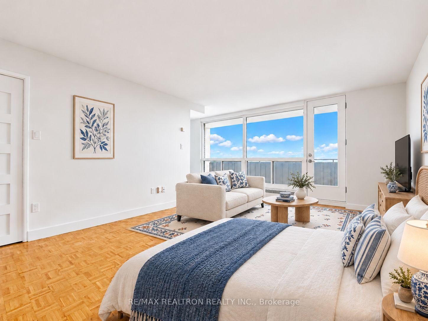 Photo of Unit 2414, 666 Spadina Avenue