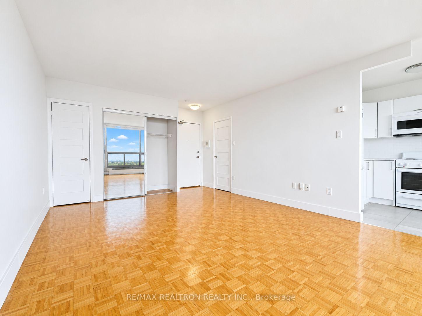Photo 5 of Unit 2414, 666 Spadina Avenue, Toronto, University — HOMEH