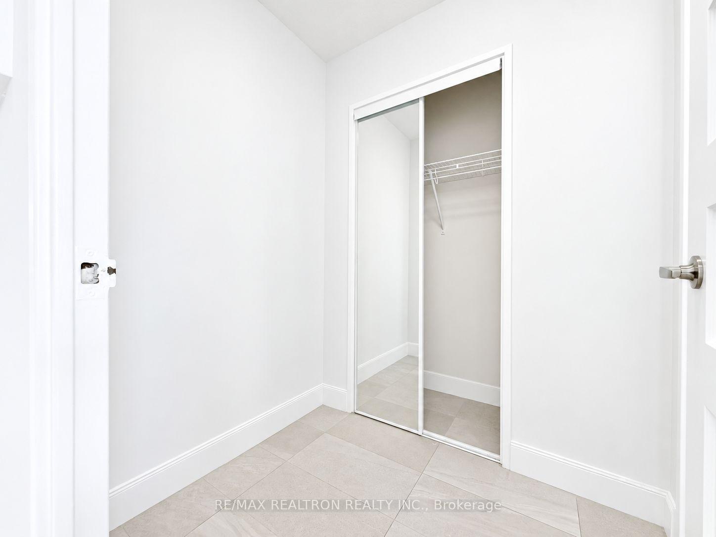 Photo 7 of Unit 2414, 666 Spadina Avenue, Toronto, University — HOMEH