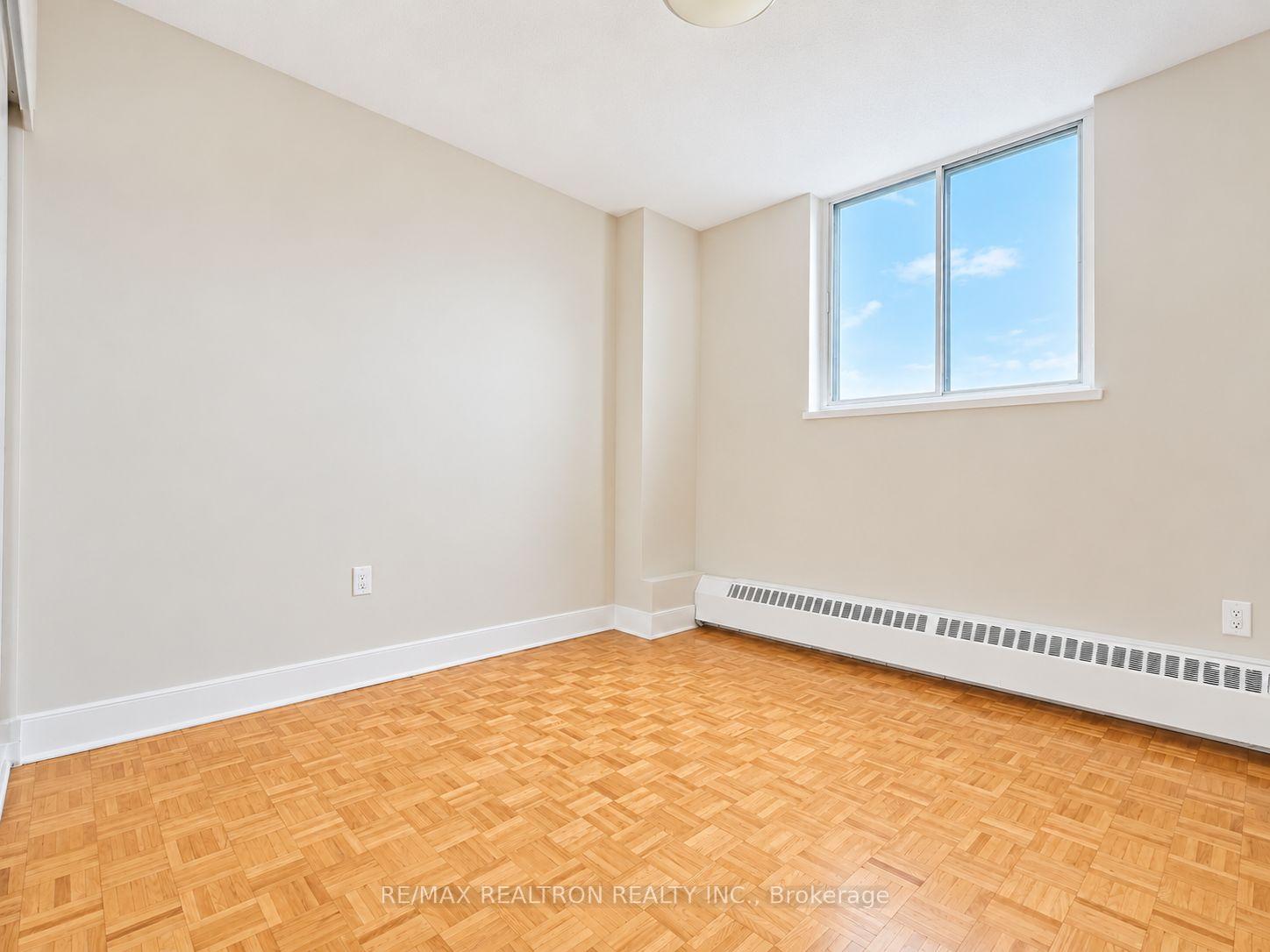 Photo 5 of Unit 1004, 1500 Bathurst Street, Toronto, Humewood-Cedarvale — HOMEH