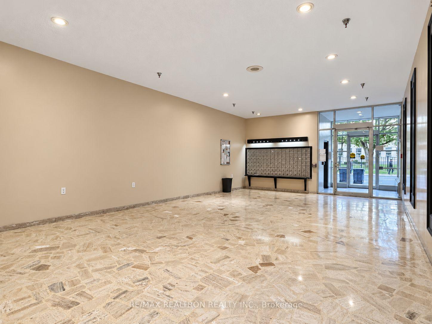 Photo 8 of Unit 1004, 1500 Bathurst Street, Toronto, Humewood-Cedarvale — HOMEH