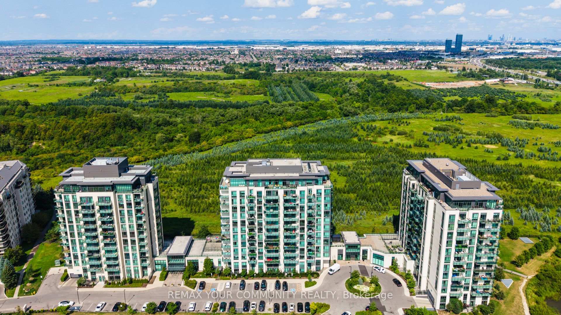 Photo 3 of Unit 907, 55 Yorkland Boulevard, Brampton, Goreway Drive Corridor — HOMEH