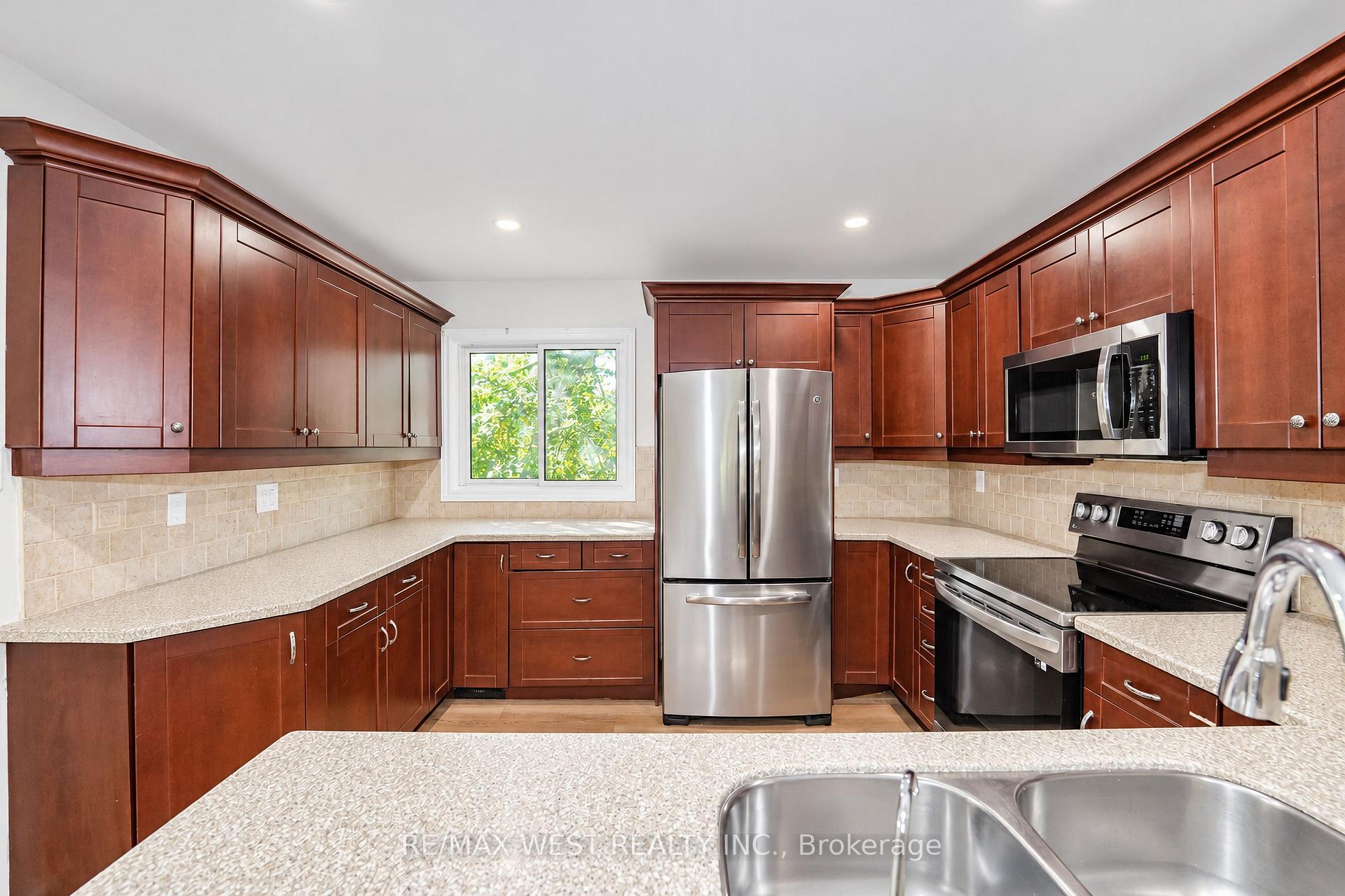 Photo 2 of Unit 36, 250 Satok Crescent, Milton, Timberlea — HOMEH