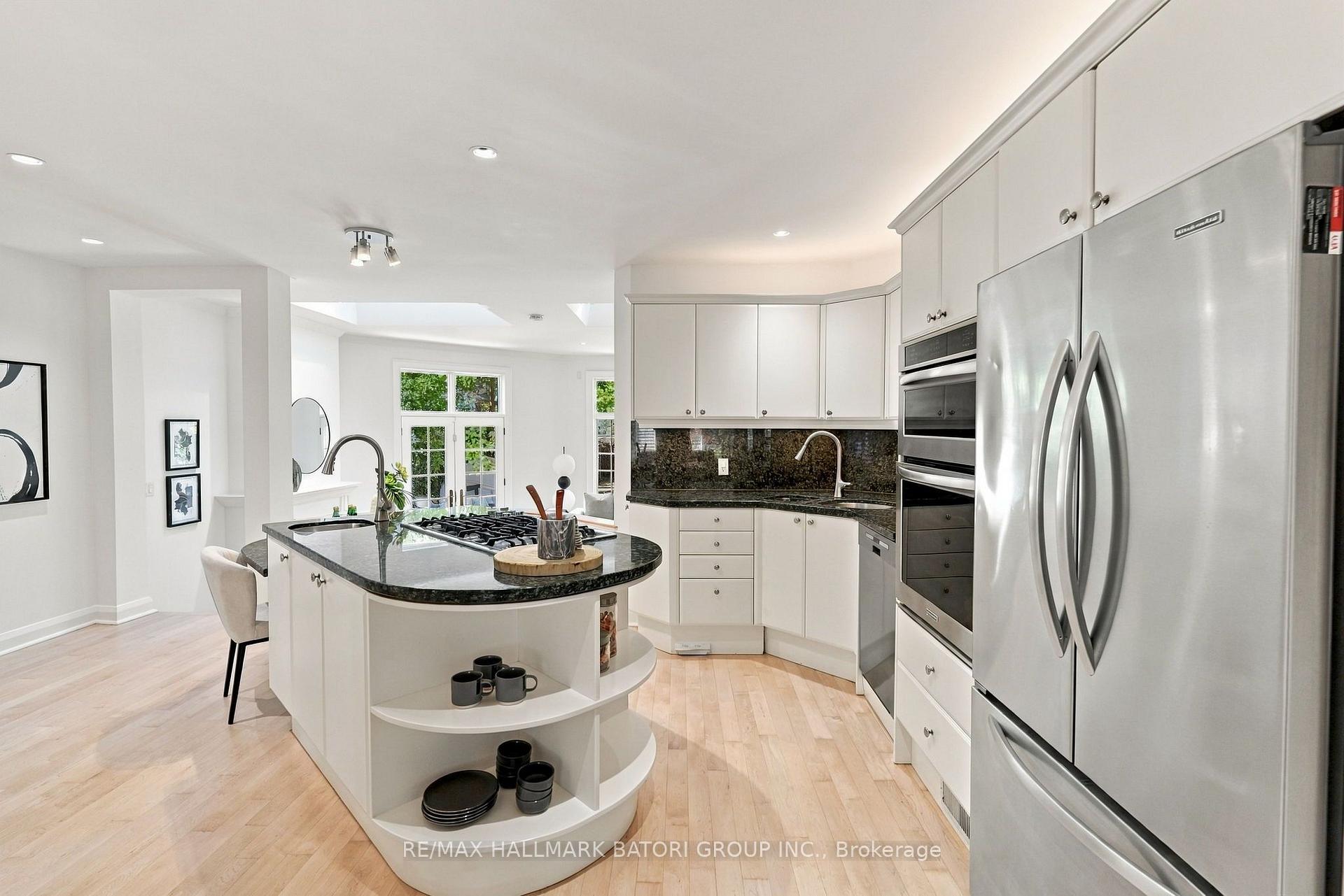 Photo 8 of 266 Briar Hill Avenue, Toronto, Lawrence Park South — HOMEH