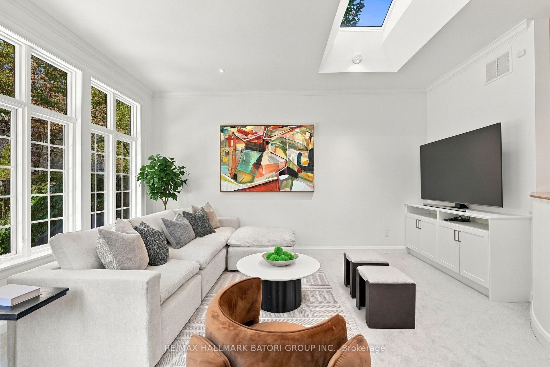 Photo 17 of 266 Briar Hill Avenue, Toronto, Lawrence Park South — HOMEH