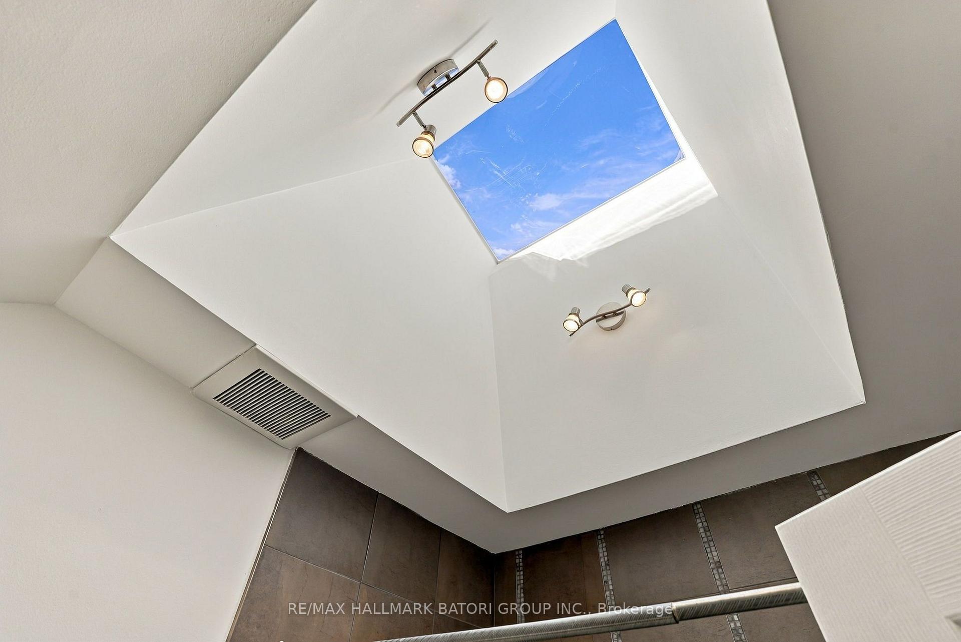 Photo 27 of 266 Briar Hill Avenue, Toronto, Lawrence Park South — HOMEH