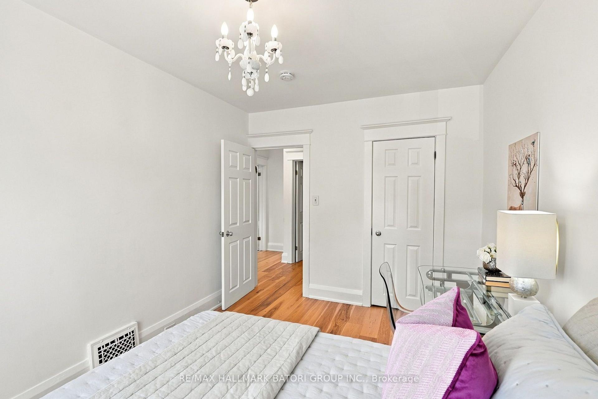 Photo 31 of 266 Briar Hill Avenue, Toronto, Lawrence Park South — HOMEH