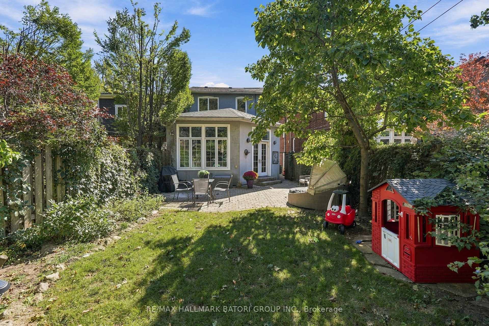 Photo 37 of 266 Briar Hill Avenue, Toronto, Lawrence Park South — HOMEH