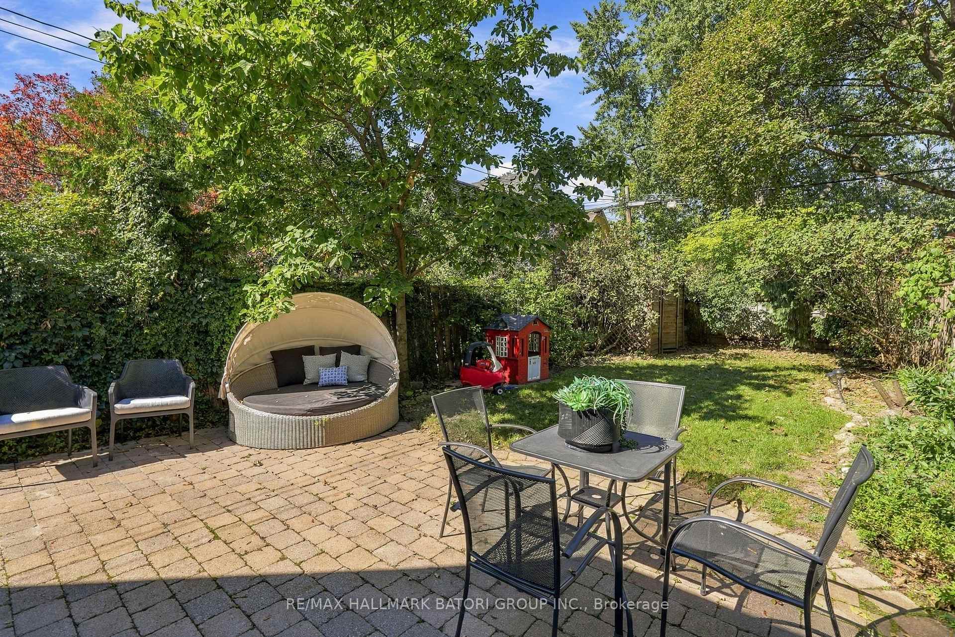 Photo 41 of 266 Briar Hill Avenue, Toronto, Lawrence Park South — HOMEH