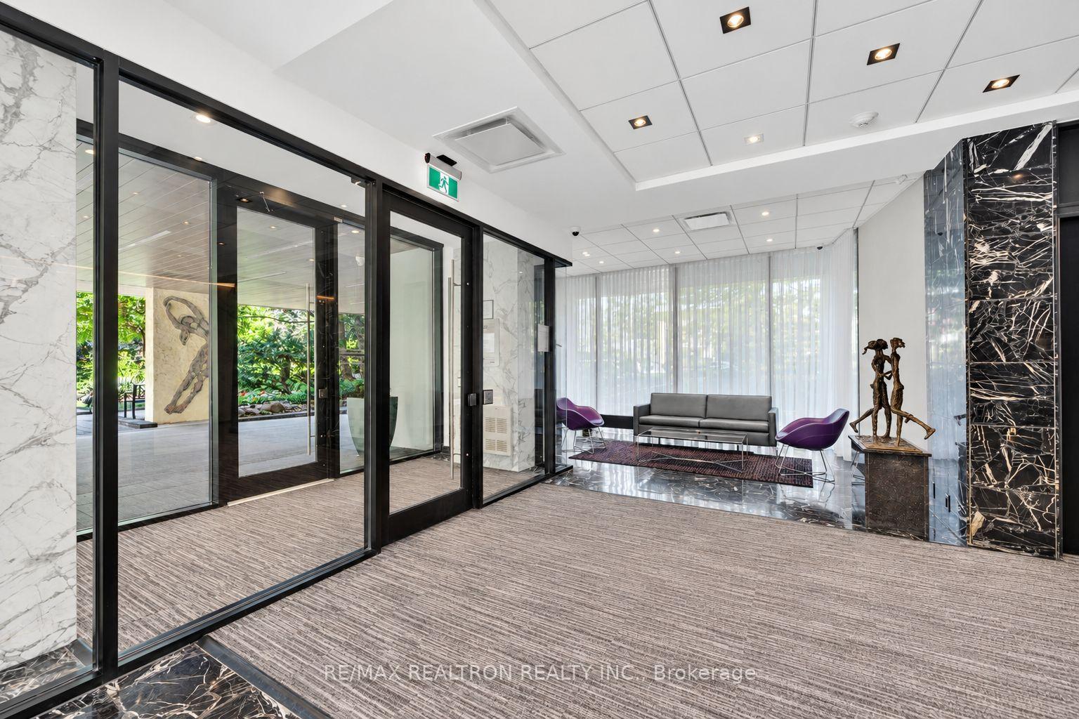 Photo 21 of Unit 1104, 9 Deer Park Crescent, Toronto, Yonge-St. Clair — HOMEH