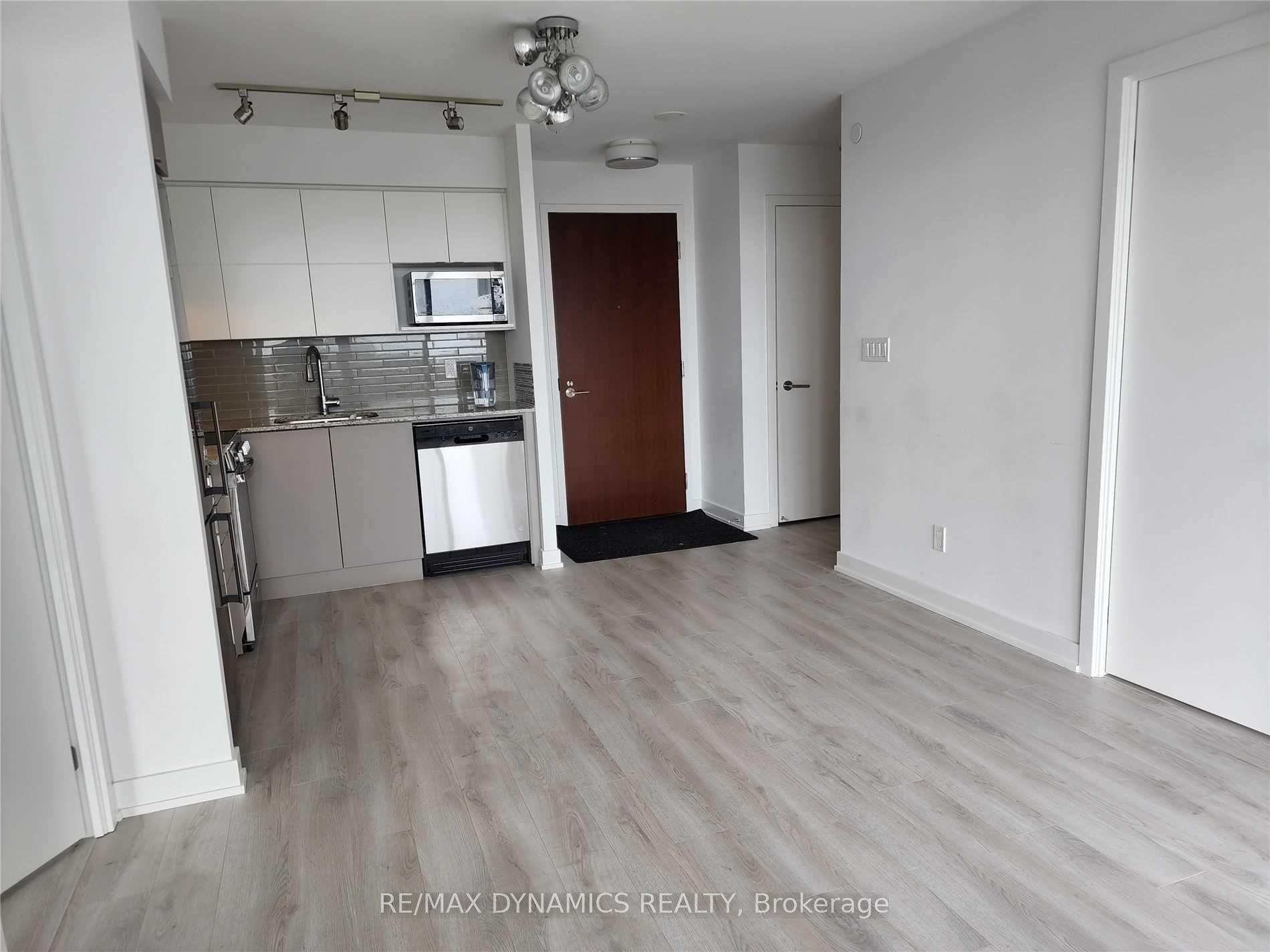 Photo 4 of Unit 1002, 120 Varna Drive, Toronto, Englemount-Lawrence — HOMEH