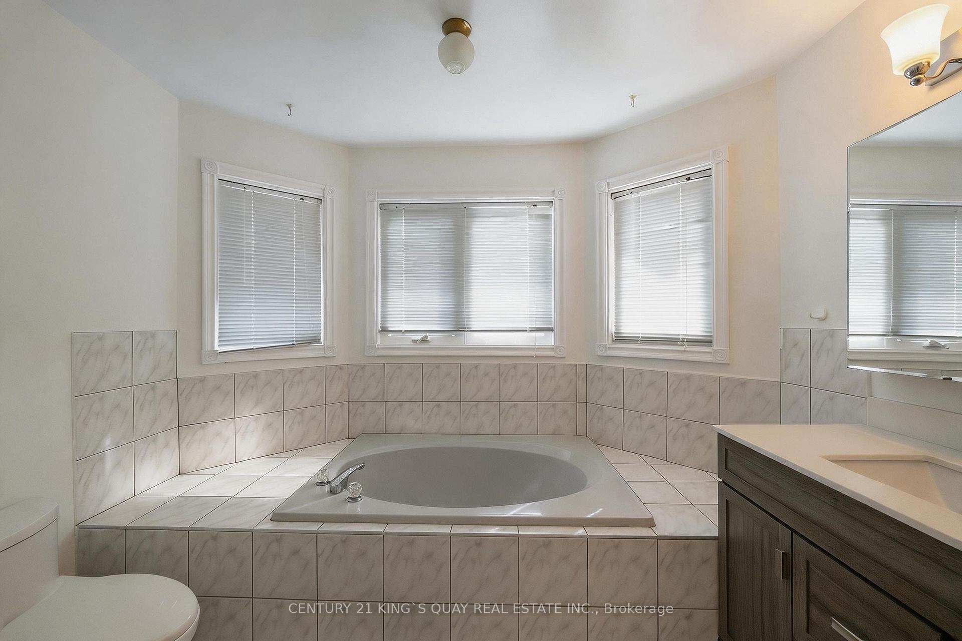 Photo 19 of 36 Dawlish Avenue, Aurora, Aurora Highlands — HOMEH
