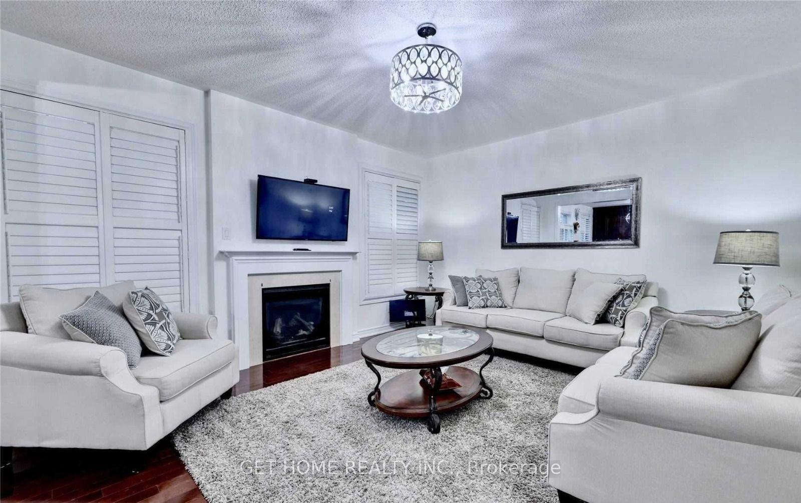 Photo 3 of Unit Main, 30 Proud Court, Brampton, Credit Valley — HOMEH