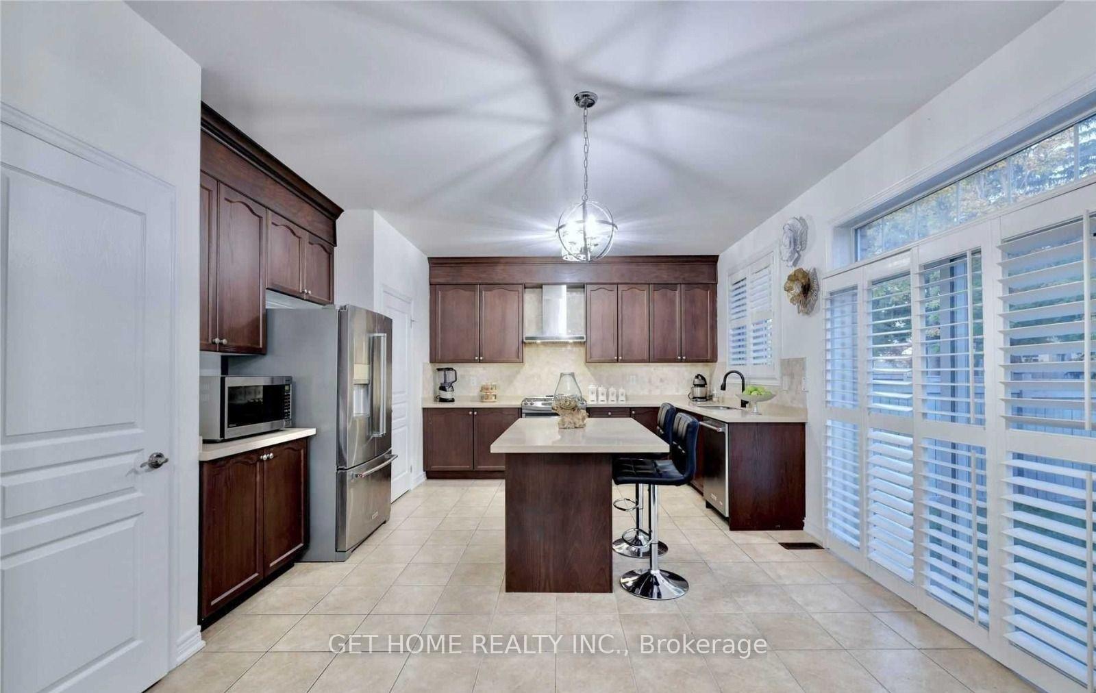 Photo 4 of Unit Main, 30 Proud Court, Brampton, Credit Valley — HOMEH