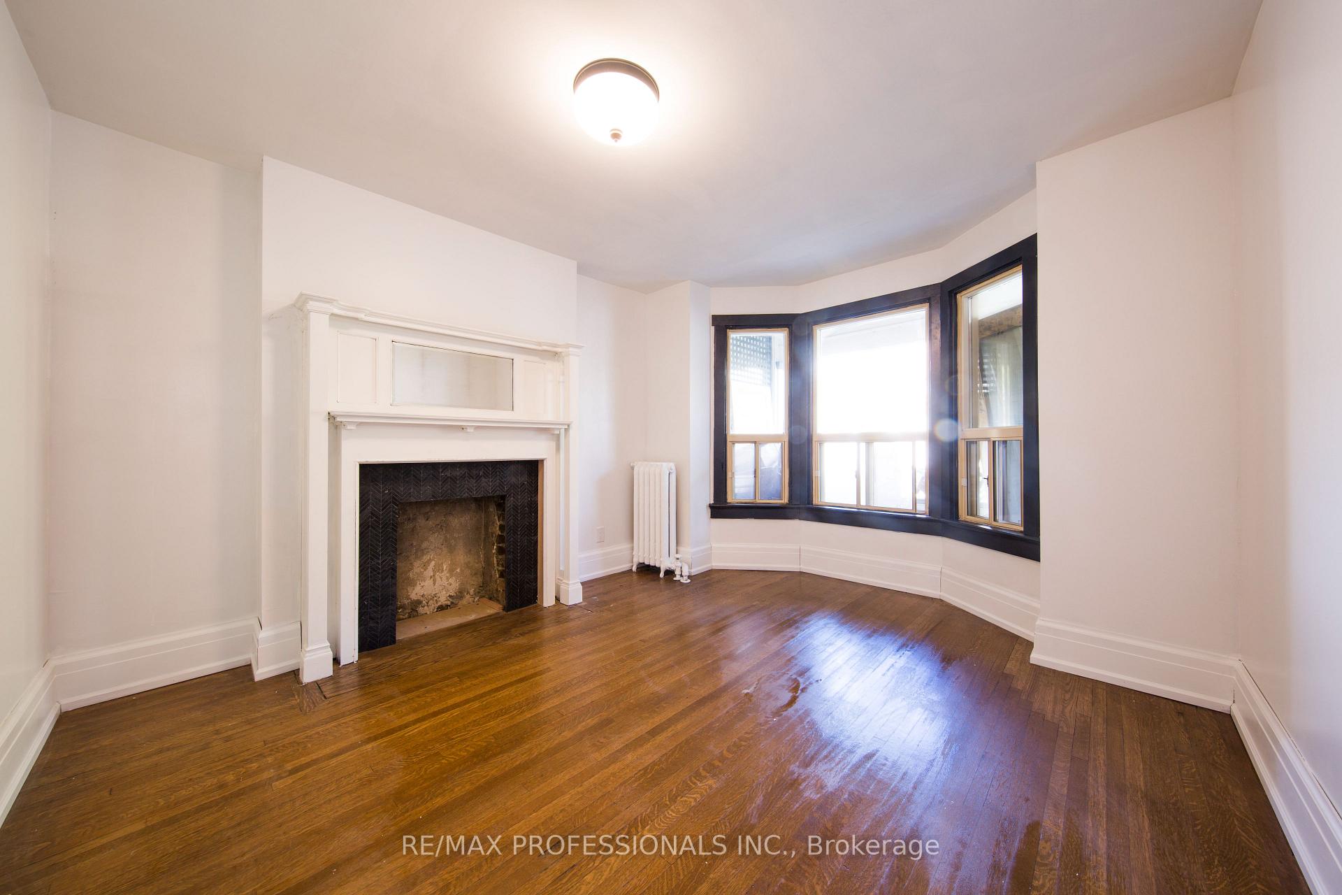 Photo 9 of 124 Close Avenue, Toronto, South Parkdale — HOMEH