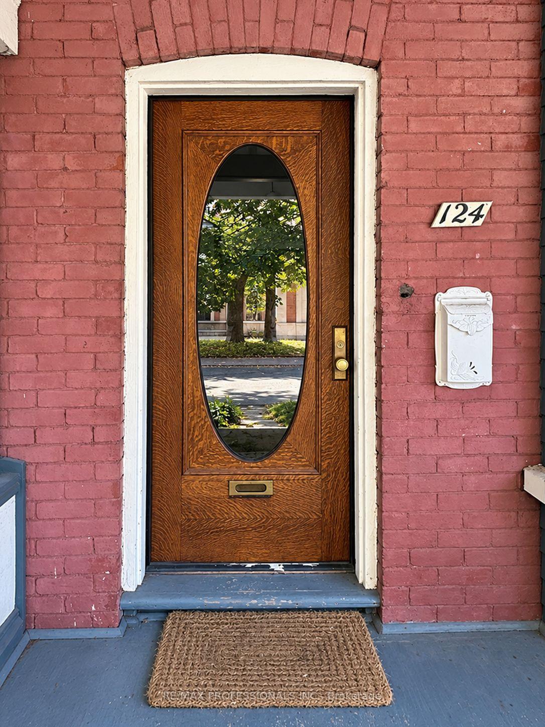 Photo 11 of 124 Close Avenue, Toronto, South Parkdale — HOMEH