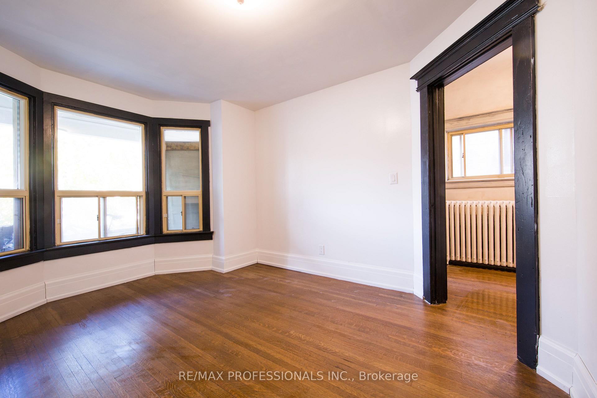 Photo 14 of 124 Close Avenue, Toronto, South Parkdale — HOMEH