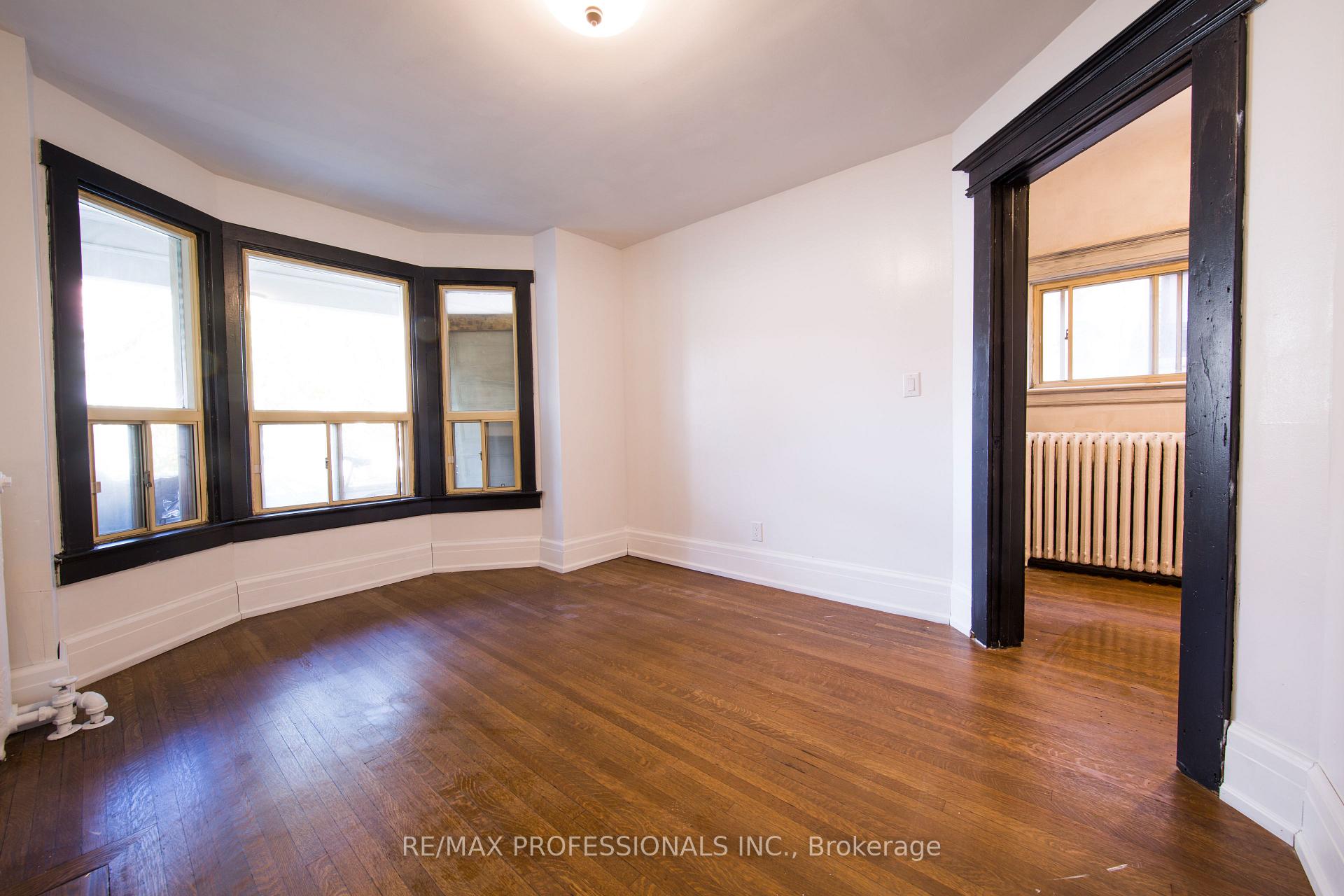 Photo 15 of 124 Close Avenue, Toronto, South Parkdale — HOMEH