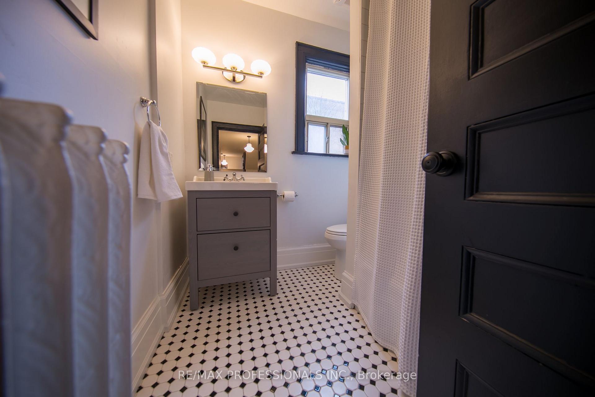Photo 19 of 124 Close Avenue, Toronto, South Parkdale — HOMEH