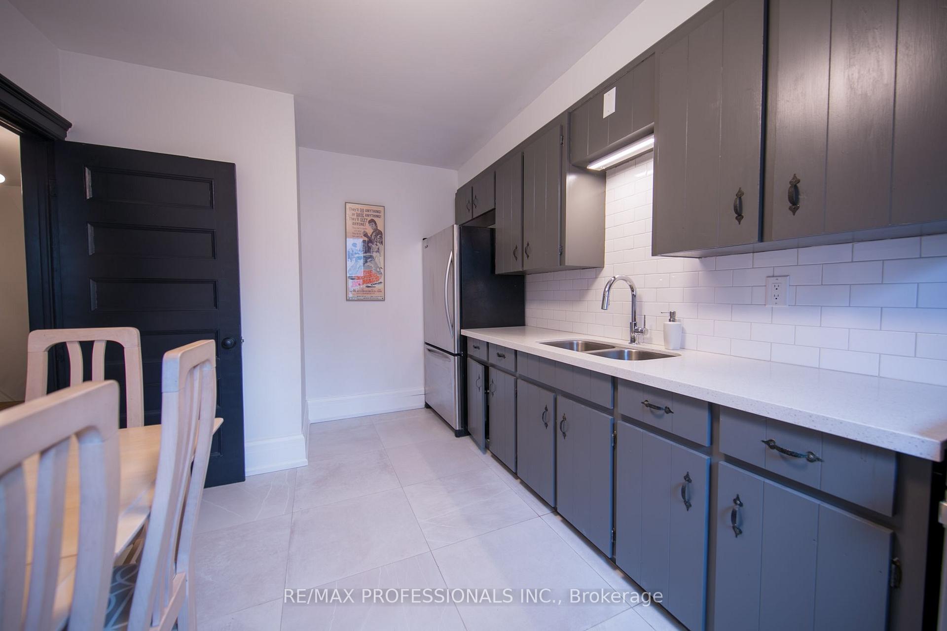 Photo 23 of 124 Close Avenue, Toronto, South Parkdale — HOMEH
