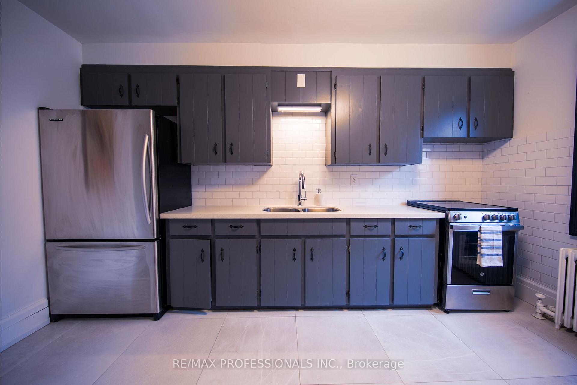 Photo 24 of 124 Close Avenue, Toronto, South Parkdale — HOMEH