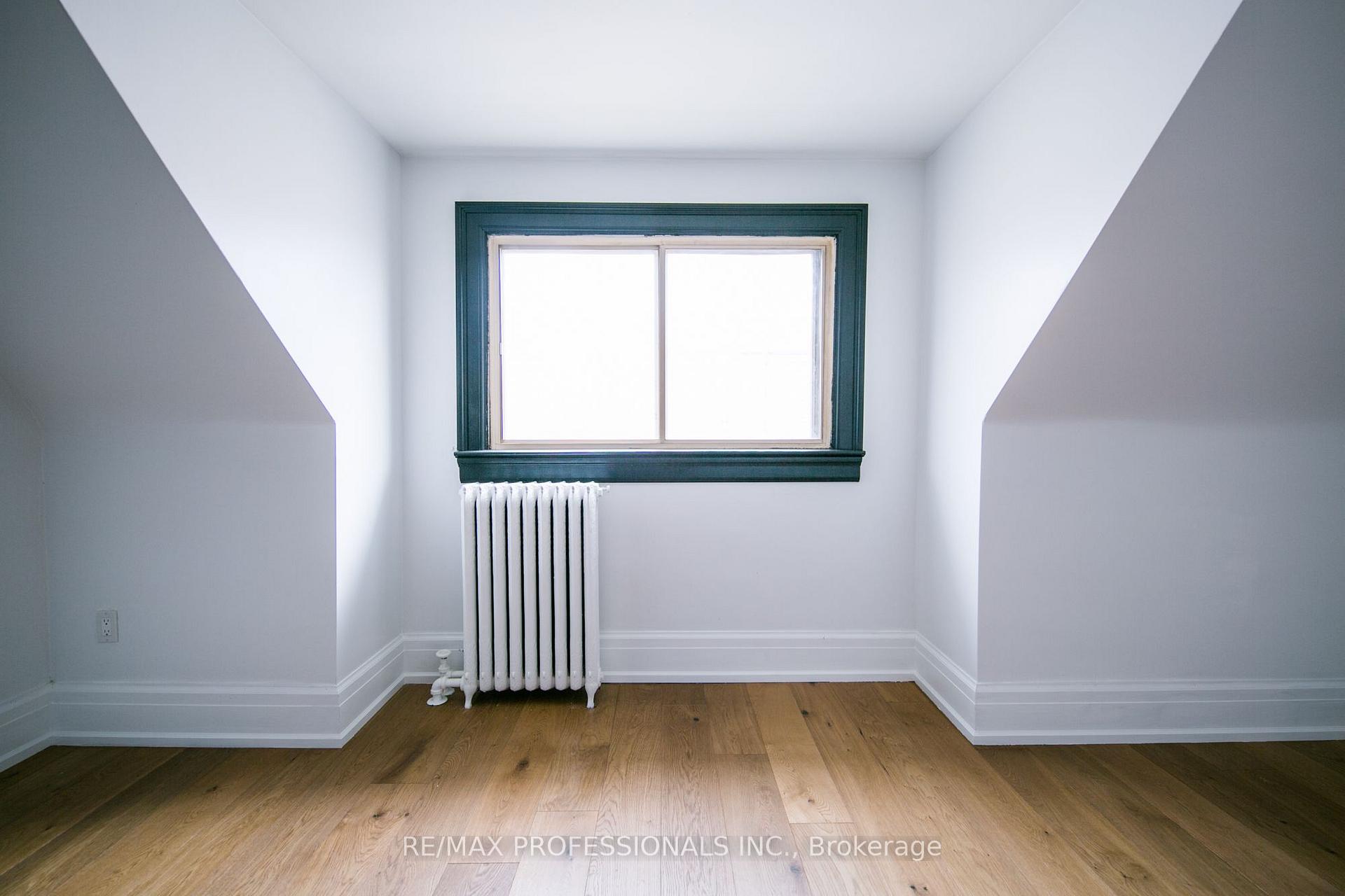 Photo 36 of 124 Close Avenue, Toronto, South Parkdale — HOMEH
