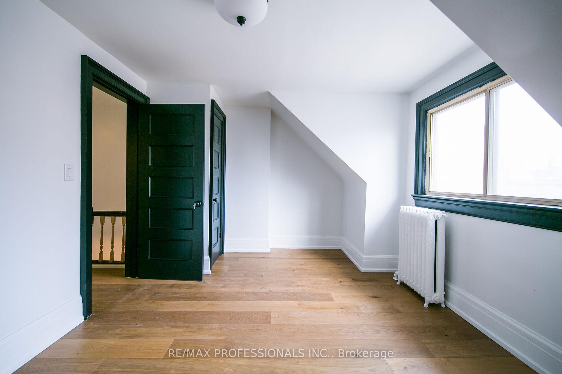 Photo 38 of 124 Close Avenue, Toronto, South Parkdale — HOMEH