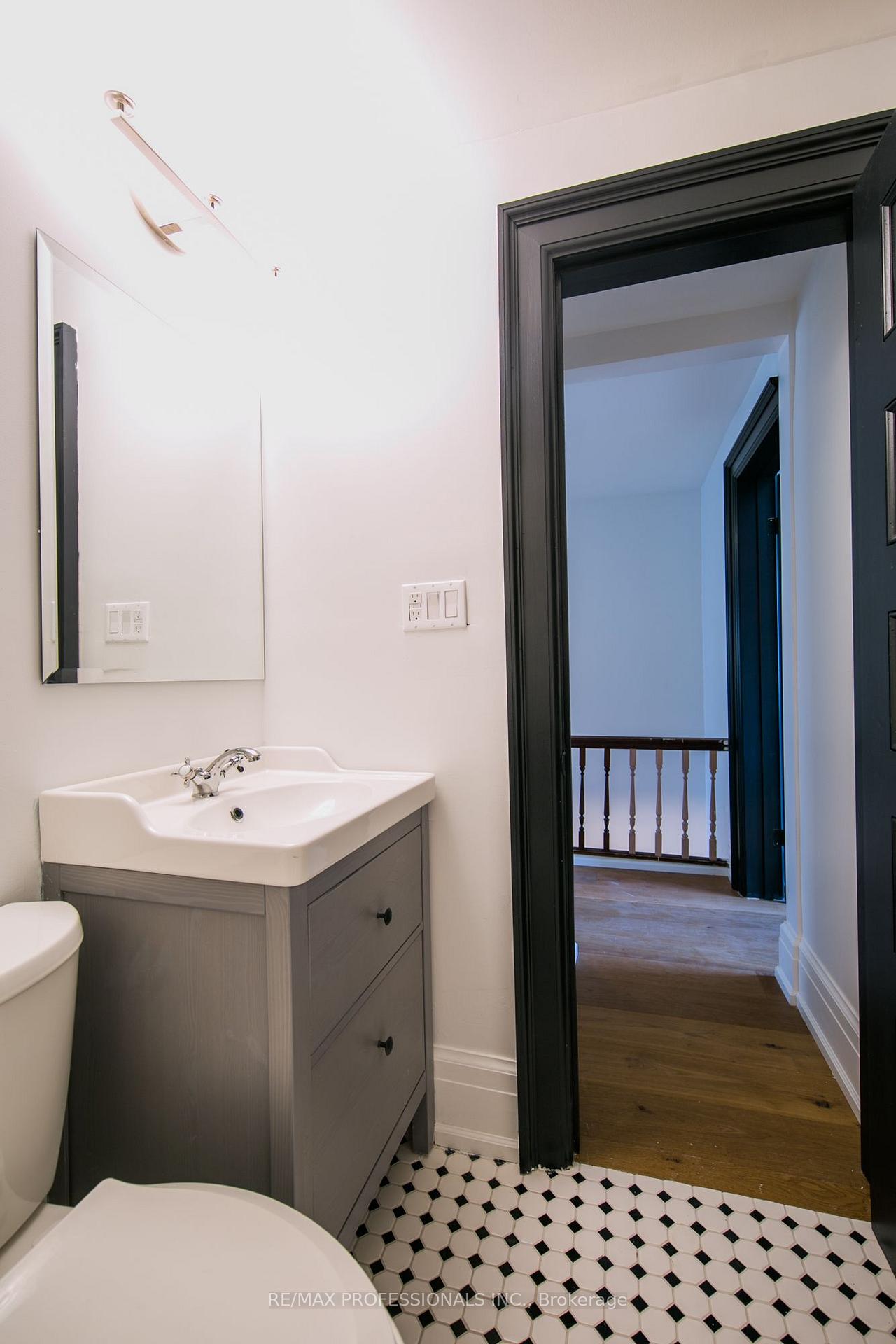 Photo 45 of 124 Close Avenue, Toronto, South Parkdale — HOMEH